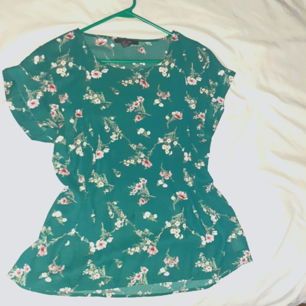 Forever 21 floral dark mint green flowy blouse